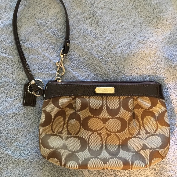 Coach wristlet - Picture 1 of 3